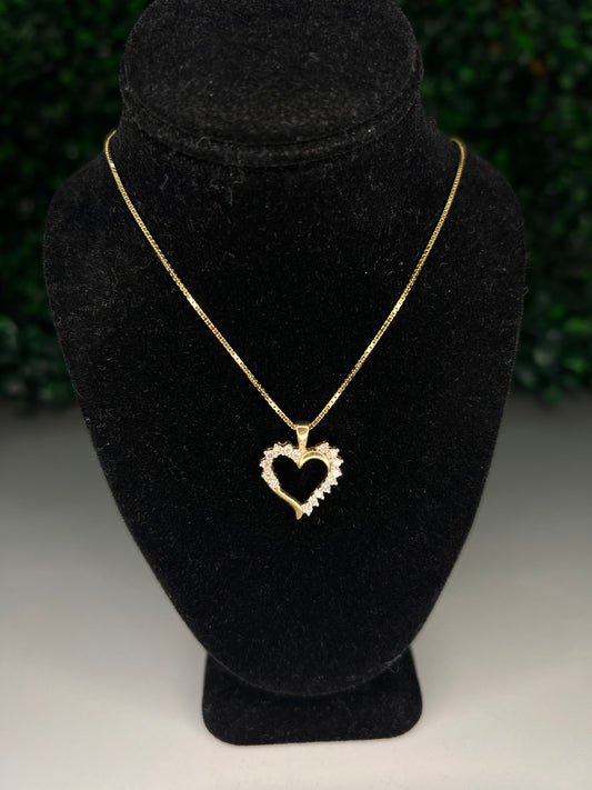 10KY Diamond Heart Pendant