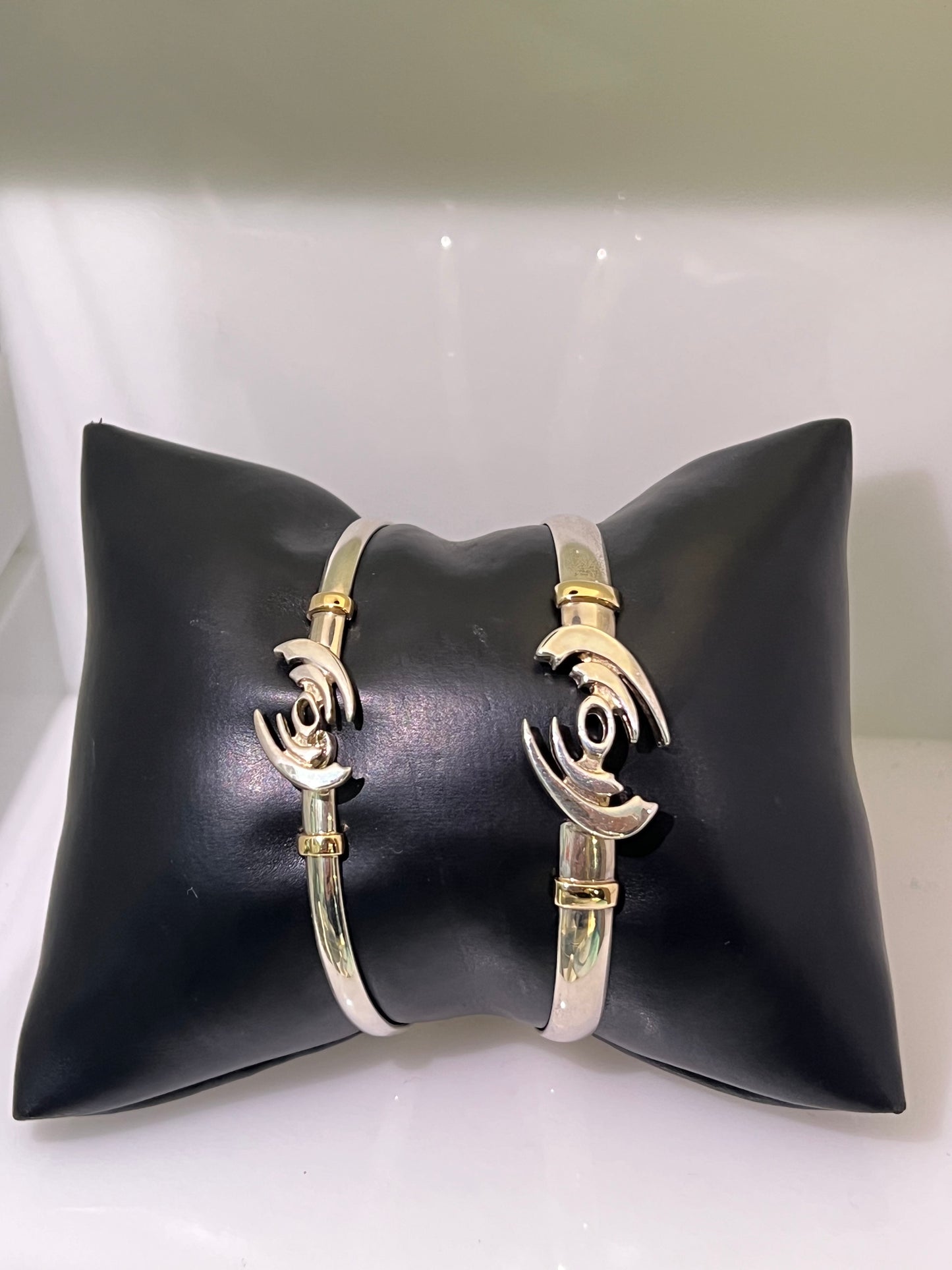 Two-tone Hurricanes Bracelet